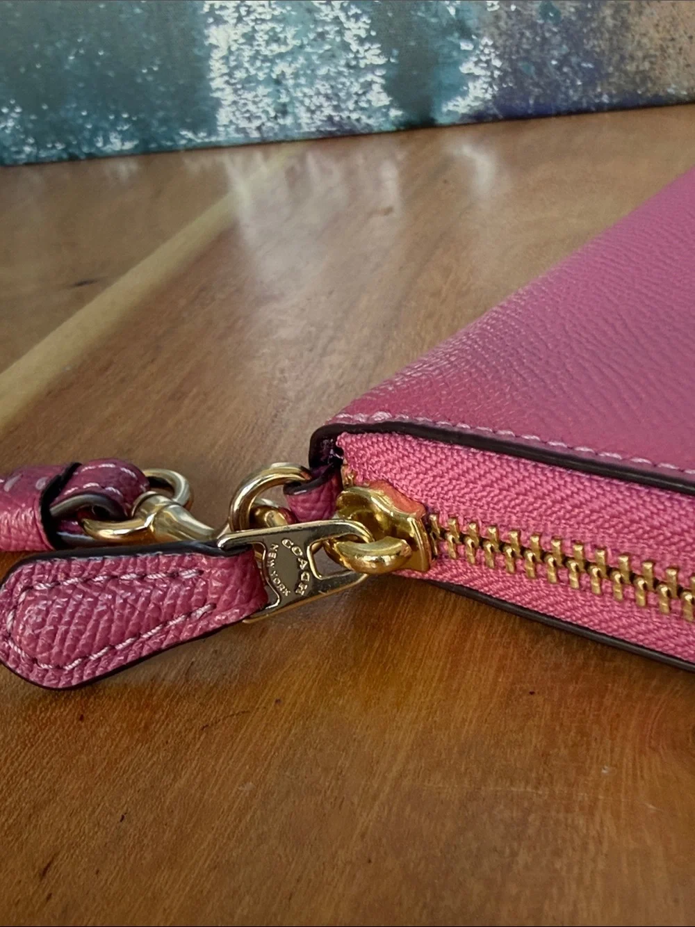 Coach Barbiecore Bubblegum Pink Signature Zip Around Wallet Wristlet (NWOT) - Picture 8 of 16